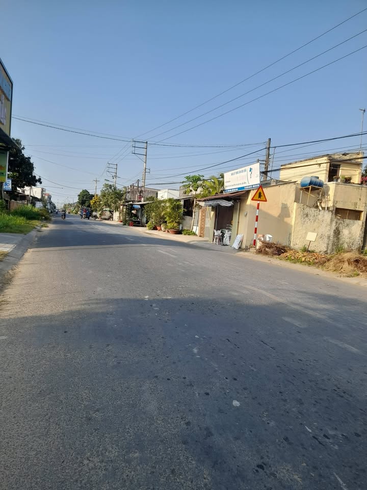 Đất nền mặt tiền ĐT885 Giồng Trôm 560m² giá 4.3 tỷ - Cơ hội đầu tư hấp dẫn!