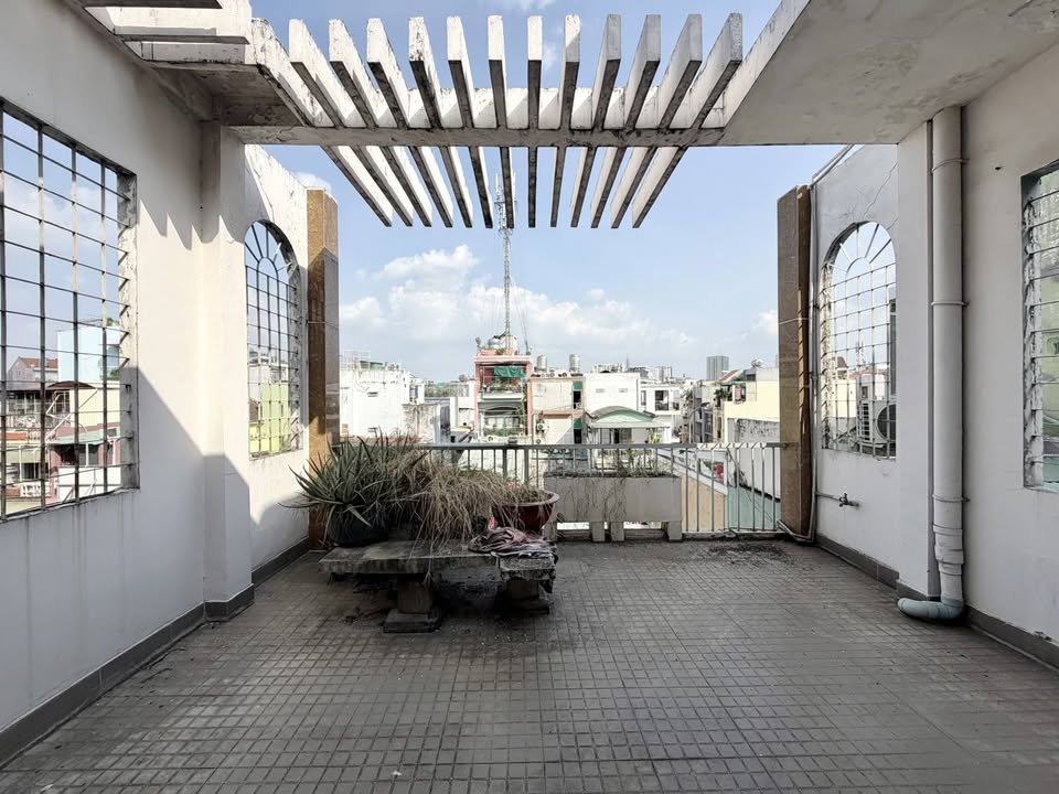 FrontHouse mặt tiền Nguyễn Kiệm, Phú Nhuận 102m² giá 36.72 tỷ - Kinh doanh đắc địa!