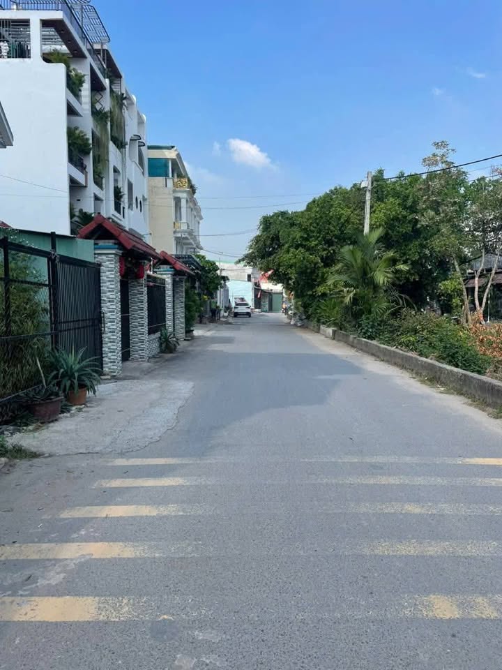 Đất Thạnh Xuân Q12 101m² giá 5.3 tỷ - Mặt tiền bờ kênh, kinh doanh thuận lợi!