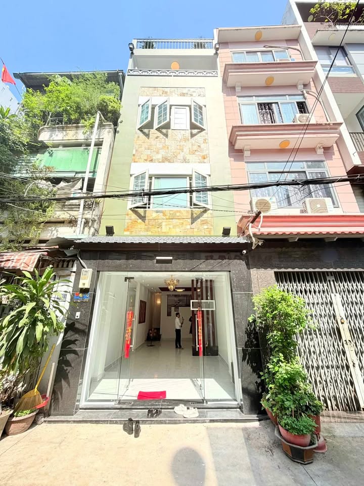 Nhà hẻm xe tải Nguyễn Tri Phương, Quận 10, 44m² giá 13 tỷ - Ô tô vào tận nhà!