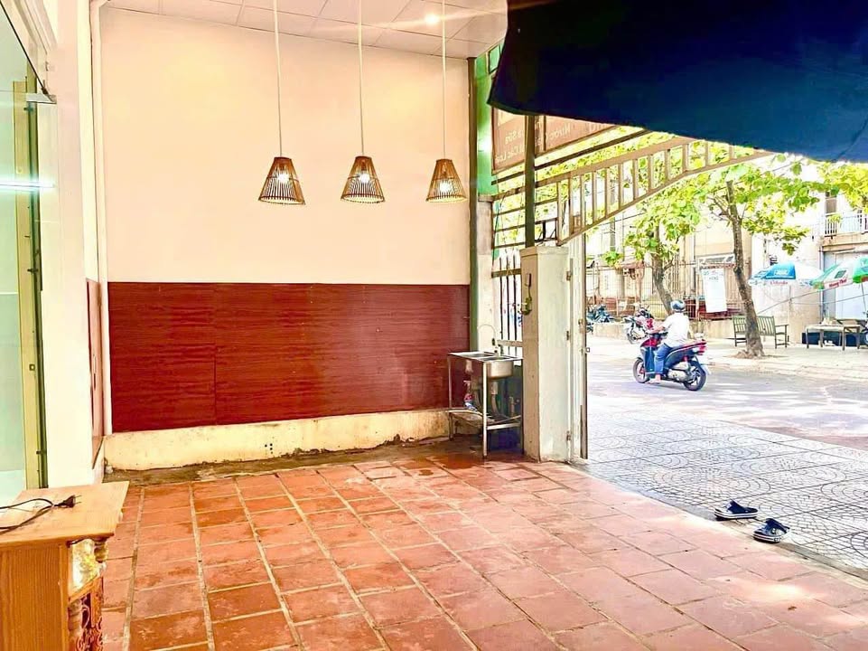 Nhà cấp 4 gác lửng cho thuê tại Đà Nẵng 85m² giá 9 triệu - Kinh doanh thuận lợi!