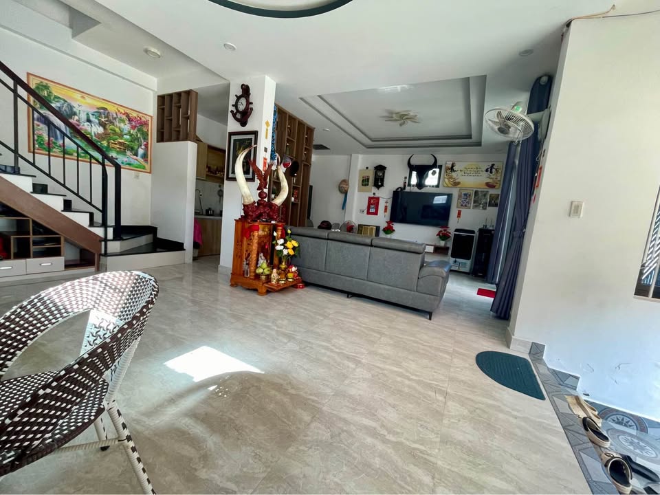 Nhà 3 tầng kiệt ô tô Phú Thượng, TP Huế 68m² giá chỉ 2.5 tỷ - Cơ hội an cư tuyệt vời!