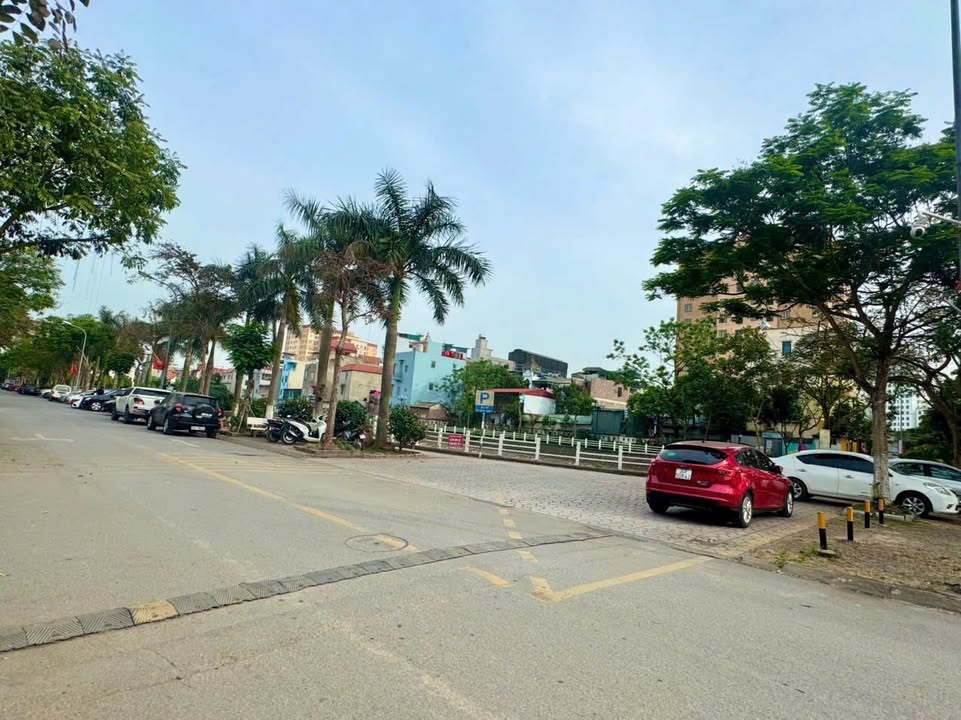 FrontHouse Việt Hưng 90m² giá 13 tỷ - Vị trí đắc địa, kinh doanh thuận lợi!