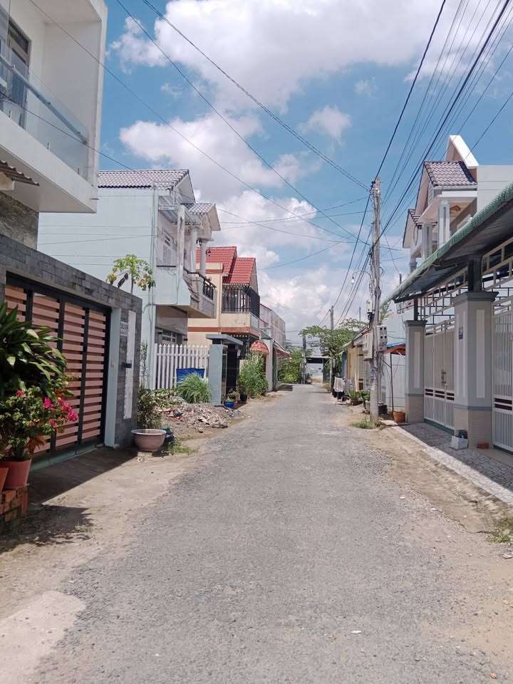 Đất nền Vĩnh Long 113m² giá 1.6 tỷ - Vị trí đắc địa, dân cư đông đúc!