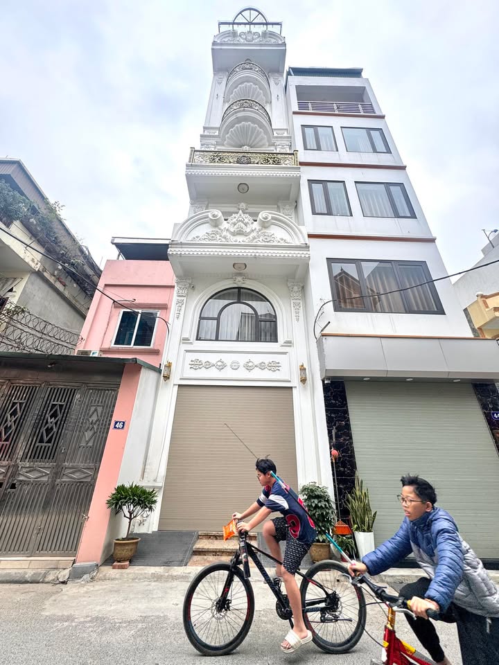 Nhà 8 tầng Thang Máy tại Phúc Đồng 70m² giá 21 tỷ - Kinh doanh sầm uất!