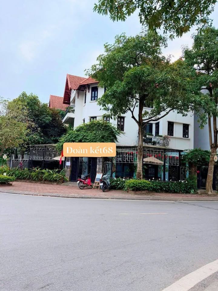 Cho thuê tầng 1 biệt thự Việt Hưng 215m² giá 16 triệu - Kinh doanh ngay lập tức!