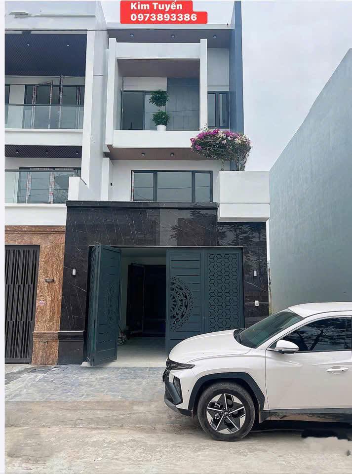 Nhà 3 tầng khu dân cư số 8 Phan Đình Phùng, Thái Nguyên 100m² giá 6 tỷ - Thoáng mát, nội thất sang trọng!