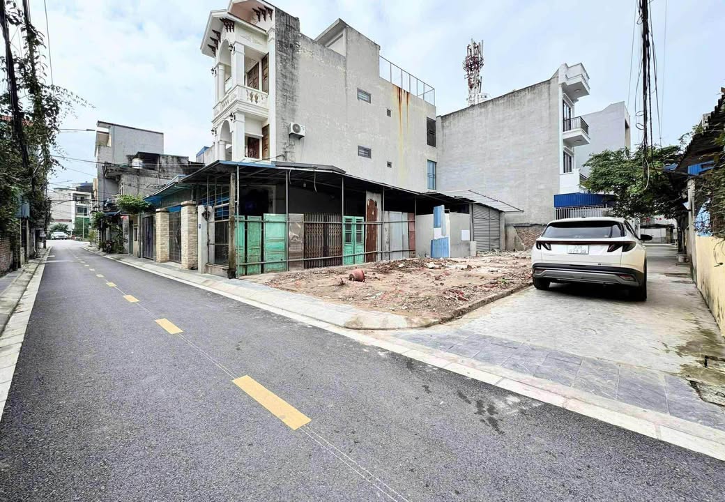 Lô đất mặt đường Đông Mạc, Lộc Vượng 45m² giá 2.35 tỷ - Cơ hội đầu tư tuyệt vời!