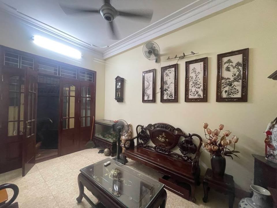 Nhà Đốc Ngữ, Ba Đình 52m² giá 9.4 tỷ - Lô góc 2 mặt thoáng, không gian sống lý tưởng!