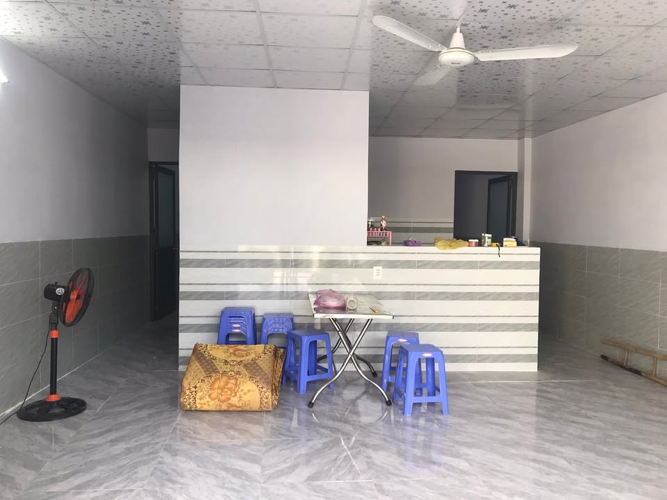 Nhà cấp 4 Tân Phước Khánh 106m² giá 1.05 tỷ - Sổ chung giá rẻ, gần tiện ích!