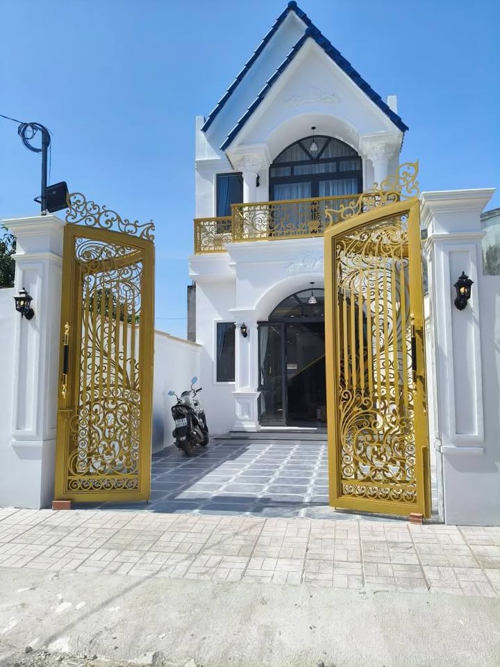 Nhà Lầu Mái Thái Hiện Đại An Dương Vương 117m² giá 2.5 tỷ - Hướng Đông, gần chợ Long Hoa!