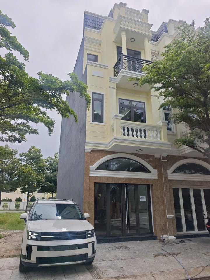 Nhà phố 3 tầng tại Khu dân cư ICON Central, Tân Đông Hiệp - Giá chỉ 5 tỷ!