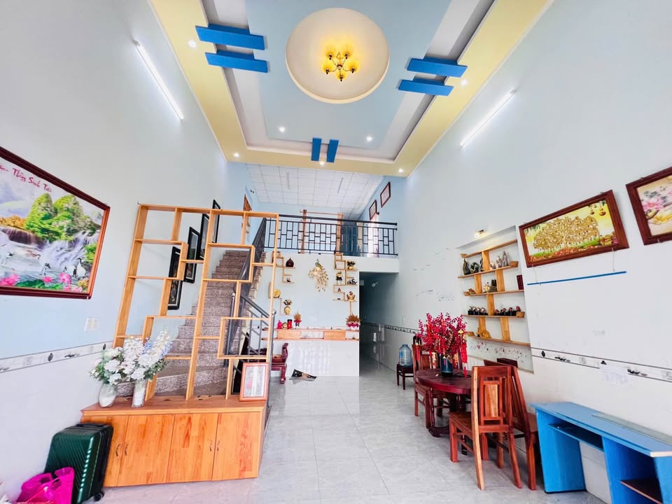 Nhà gác lửng Tân Xuân 240m² giá 1.4 tỷ - Gần trung tâm Đồng Xoài!