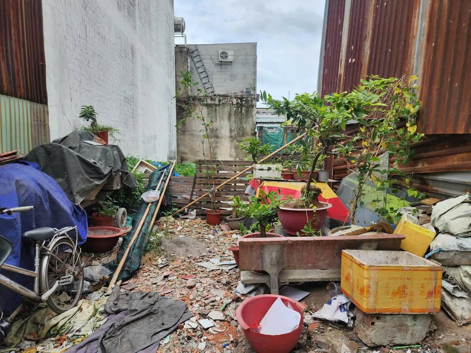 Đất thổ cư Hóc Môn 60m² giá 2 tỷ - Sổ đỏ chính chủ, gần trường Lý Thường Kiệt!