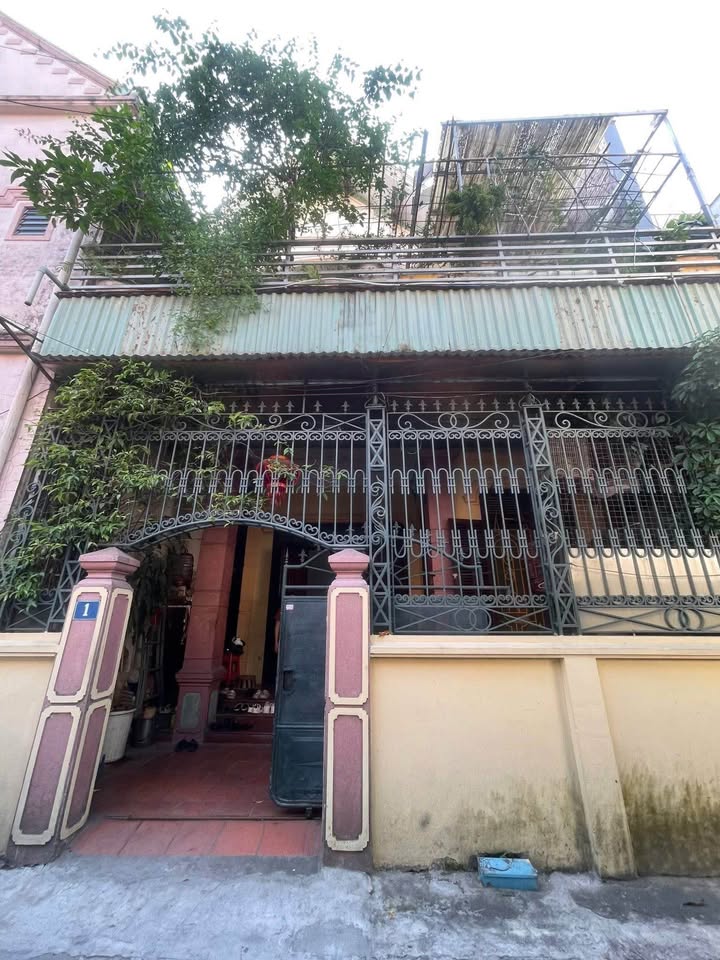 Nhà 2 tầng Lối 2 Cù Chính Lan 106m² giá 6 tỷ - Vị trí đẹp gần ĐH Vinh!