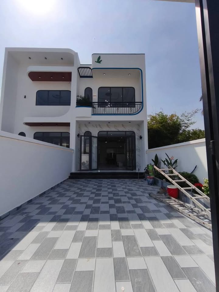 Nhà riêng Mỹ Hạnh, Đức Hòa 125m² giá 2.15 tỷ - Thiết kế hiện đại, sổ hồng riêng!