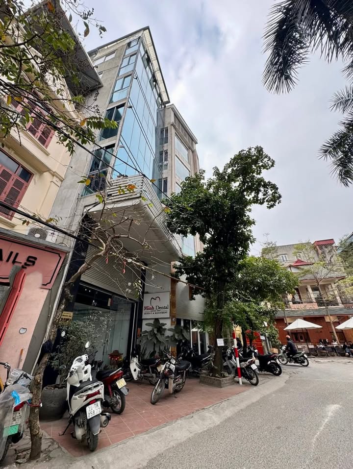 Nhà mặt hồ Kim Liên Đống Đa 70m² giá 43 tỷ - Đầu tư sinh lời ngay!