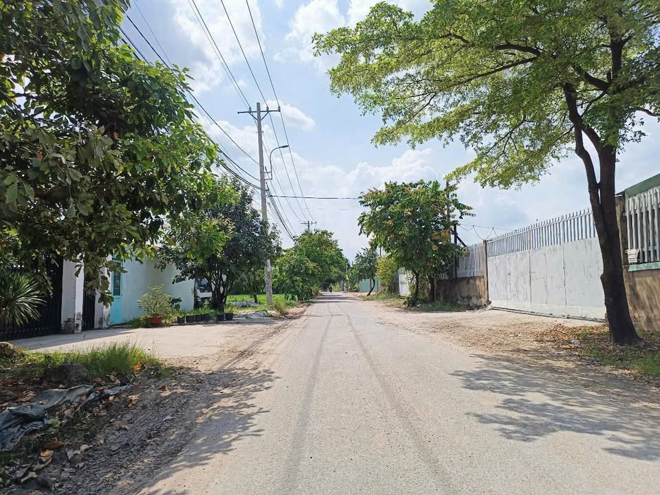 Đất thổ cư Hóc Môn 1000m² giá 18 tỷ - Đầu tư sinh lời ngay!