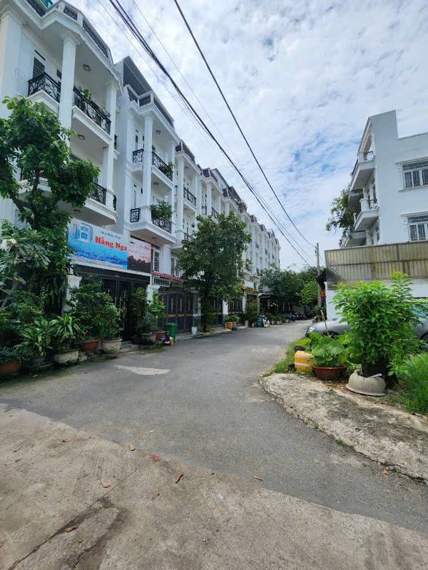 Đất thổ cư lô góc đường Thạnh Lộc 31, Q12, 100m² giá chỉ 7 tỷ - Đầu tư sinh lời!