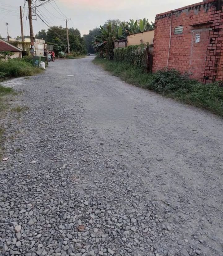 Đất nền sổ đỏ xã Phú Hòa Đông, Củ Chi 675m² giá chỉ 2.7 tỷ - Cơ hội đầu tư tốt!