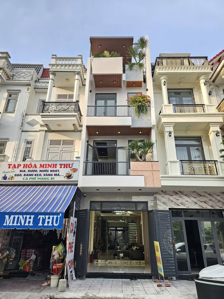 Nhà 1 trệt 2 lầu hiện đại KDC Hiện Hữu, Bình Chuẩn 77.8m² giá 6.5 tỷ - Đầy đủ tiện nghi, sẵn sàng ở ngay!