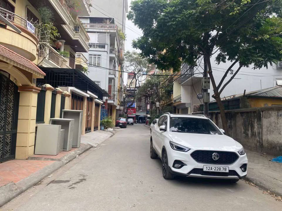 Nhà Cầu Diễn 36m² giá 6 tỷ - Lô góc, ô tô đỗ, thoáng sáng!