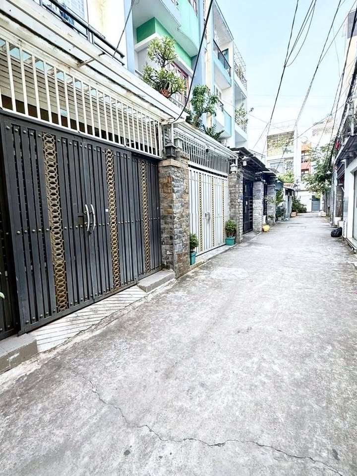 Nhà 4 tầng đường Huỳnh Tấn Phát 80m² giá 6.3 tỷ - Phù hợp gia đình hoặc cho thuê!