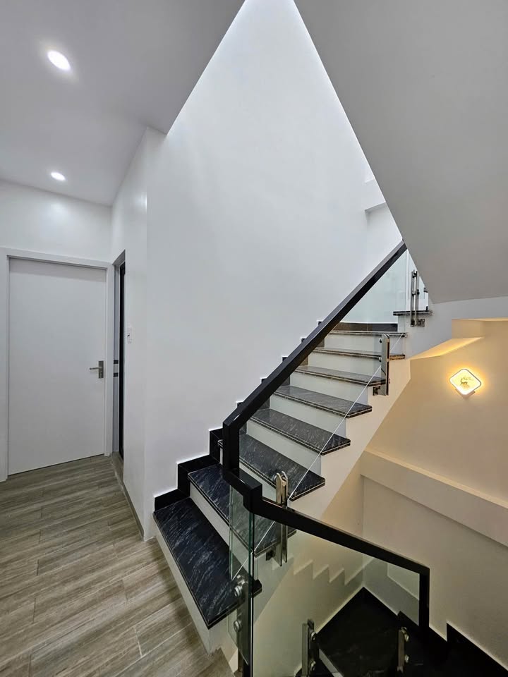 Nhà 4 tầng Đằng Hải 41m² giá 3.15 tỷ - Ô tô đỗ cửa, thiết kế hiện đại!