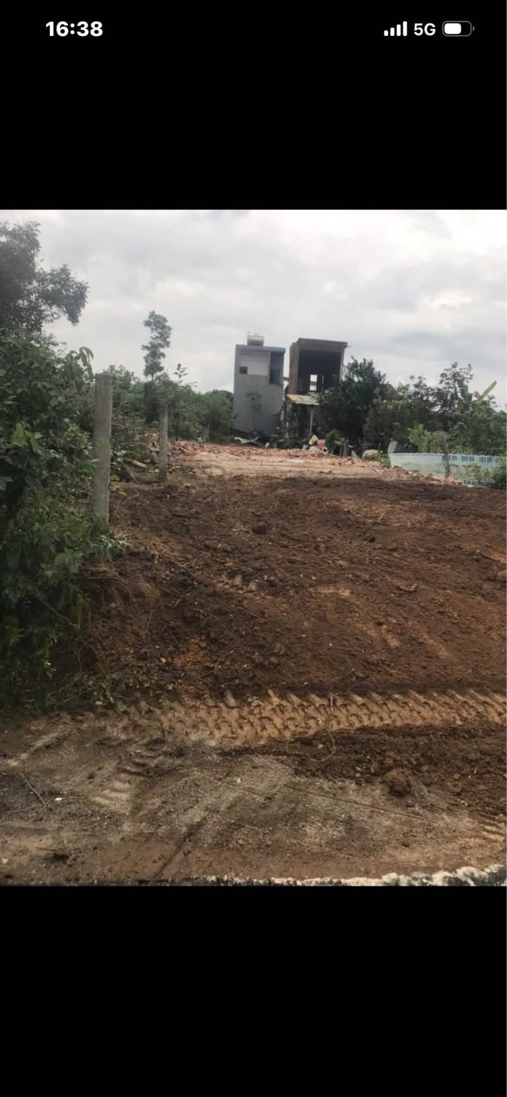 Đất thổ cư Hòa Sơn 300m² giá 900 triệu - Vị trí lý tưởng cho mọi nhu cầu!