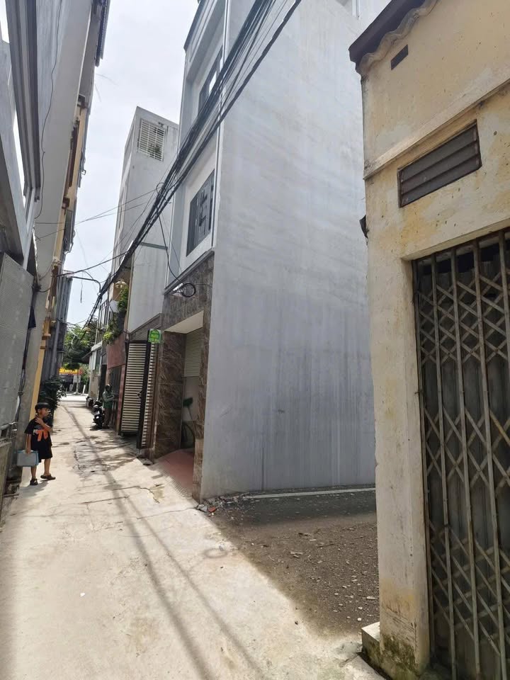 Nhà 4 tầng Liên Ninh 35m² giá 4 tỷ - Đầu tư sinh lời ngay!