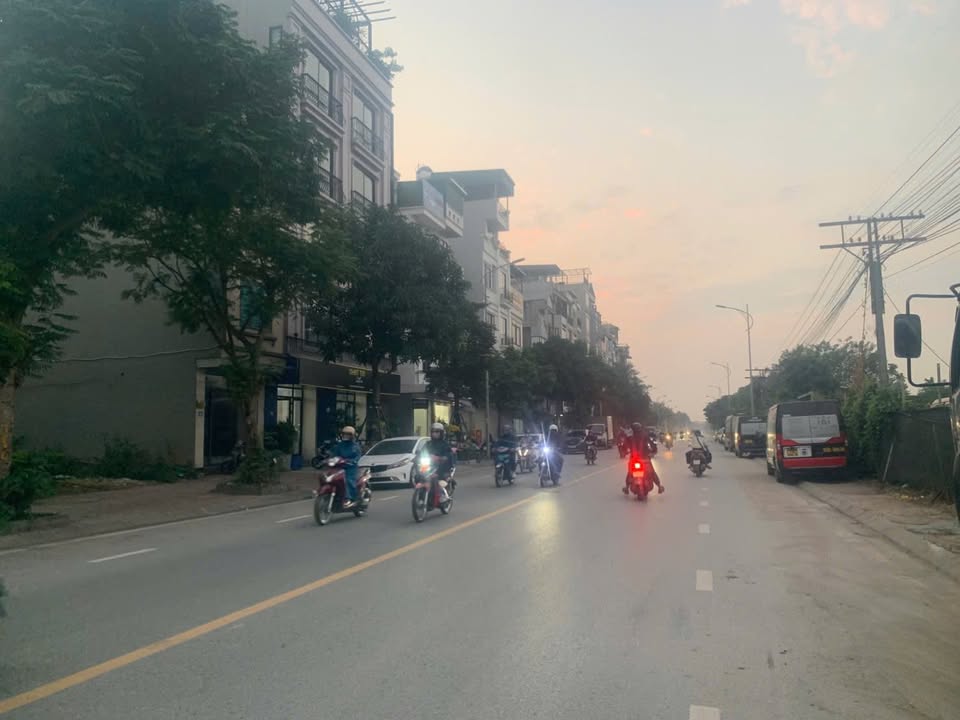 Đất Cổ Bi, Gia Lâm 62m² giá 6.9 tỷ - Hướng Đông Nam, ô tô vào tận nhà!