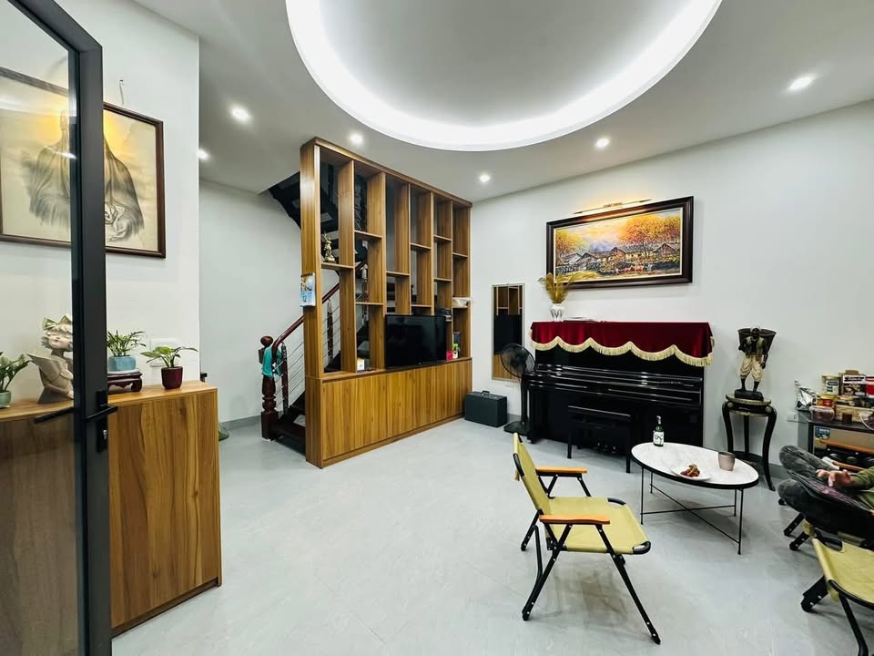 Nhà Đặng Văn Ngữ Đống Đa 42m² giá 7.85 tỷ - Ô tô cách 15m, ở ngay!