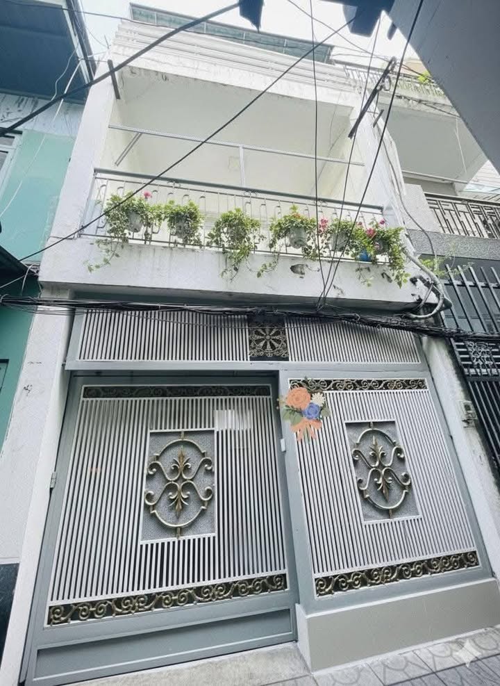 Nhà đẹp Lý Thái Tổ Q10 42m² giá 5 tỷ - Đầu tư sinh lời ngay!