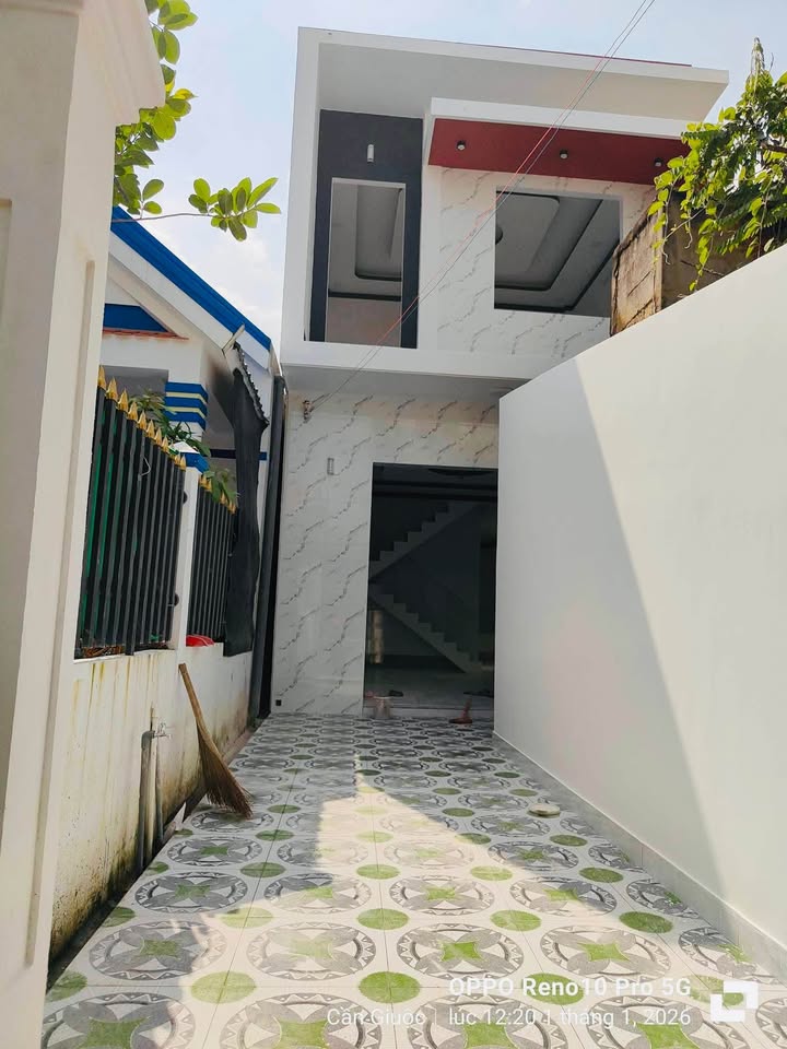 Nhà lầu chính chủ Cần Giuộc 100m² giá 1.997 tỷ - Gần chợ, hoàn thiện trong 1 tuần!