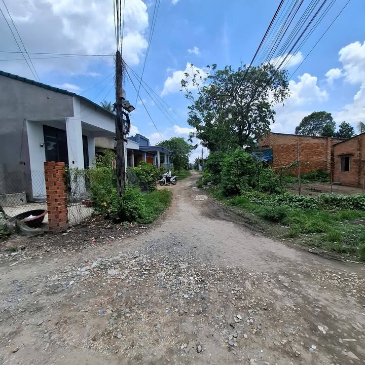 Nhà bán gấp Trường Đông, Hòa Thành 168m² giá 1 tỷ - Cơ hội đầu tư lý tưởng!