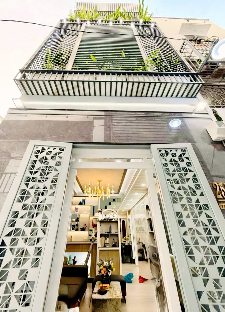 Nhà mới Trần Xuân Soạn, Quận 7, 40m² - Full nội thất, giá 6.9 tỷ - Sẵn sàng vào ở!