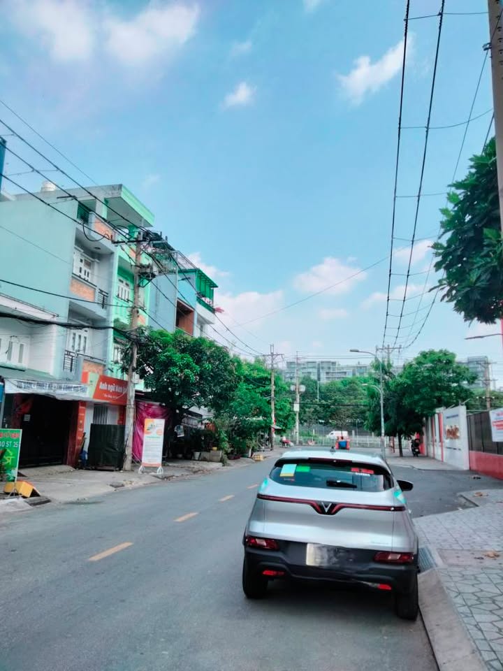 Nhà mặt tiền Lê Trọng Tấn, Tân Phú 52m² giá 11 tỷ - Kinh doanh sầm uất!