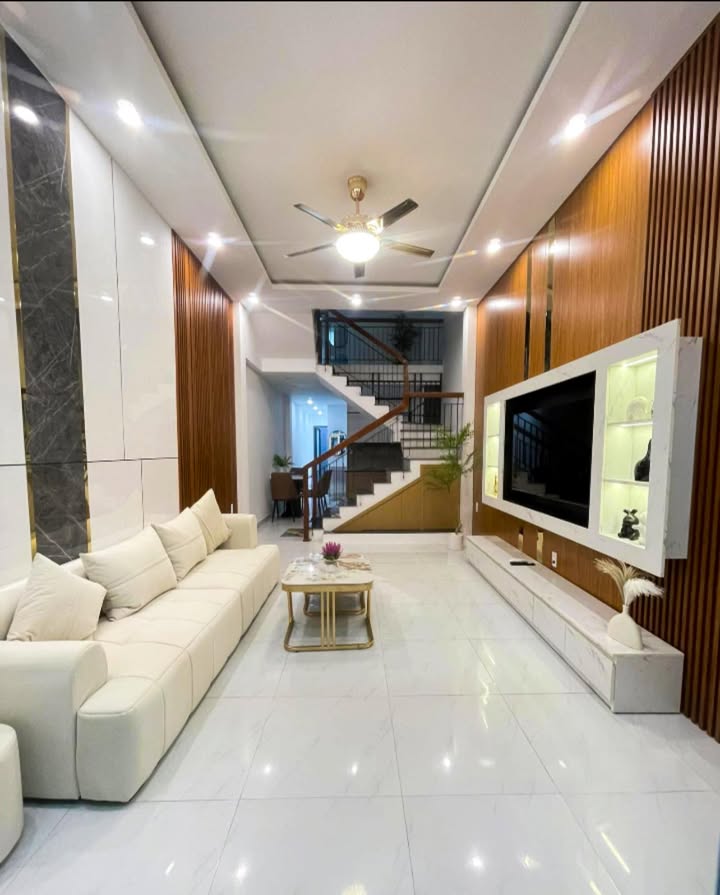 Nhà 2 tầng Hòa Cường Bắc 66m² giá 5 tỷ - Ô tô vào tận cửa!