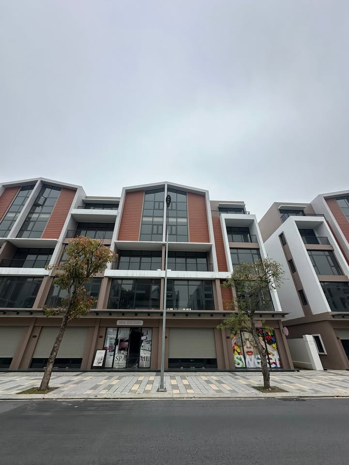 Shophouse mặt tiền 2 tại Ocean Park 2 Văn Giang 100m² giá 15.3 tỷ - Cơ hội đầu tư hấp dẫn!