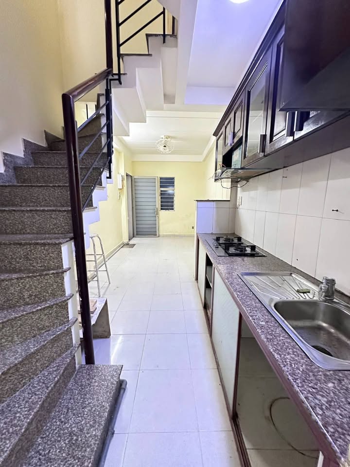 Nhà phố cho thuê Hẻm 153 Nguyễn Thị Minh Khai, Quận 1 - Phù hợp cho gia đình và kinh doanh online!