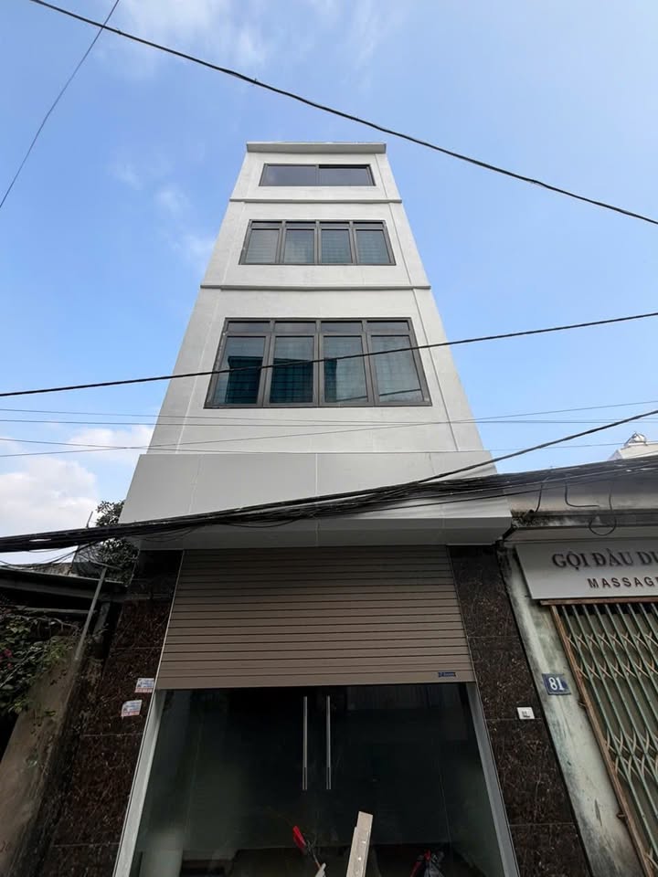 Nhà Yên Lũng An Khánh 42m² giá thỏa thuận - Ô tô vào tận nhà, 5 phòng ngủ rộng rãi!