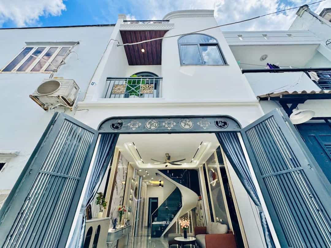 Nhà riêng Thạnh Lộc 41.7m² giá 1.85 tỷ - Sổ hồng chính chủ, nội thất cơ bản!