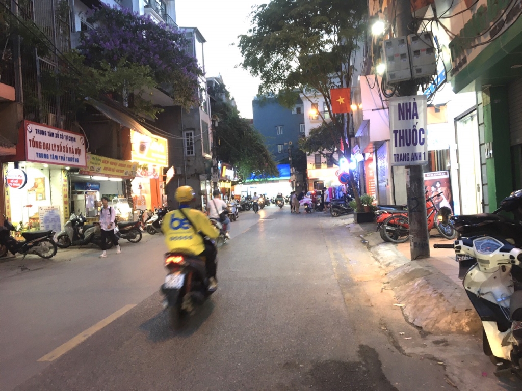 Bán nhà phố Hoàng Văn Thái 105m² giá 23.5 tỷ - Ô tô tránh, vị trí đắc địa!