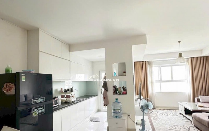 Chung cư Screc 55m² giá 11 triệu - Bàn giao ngay, có máy lạnh và ban công