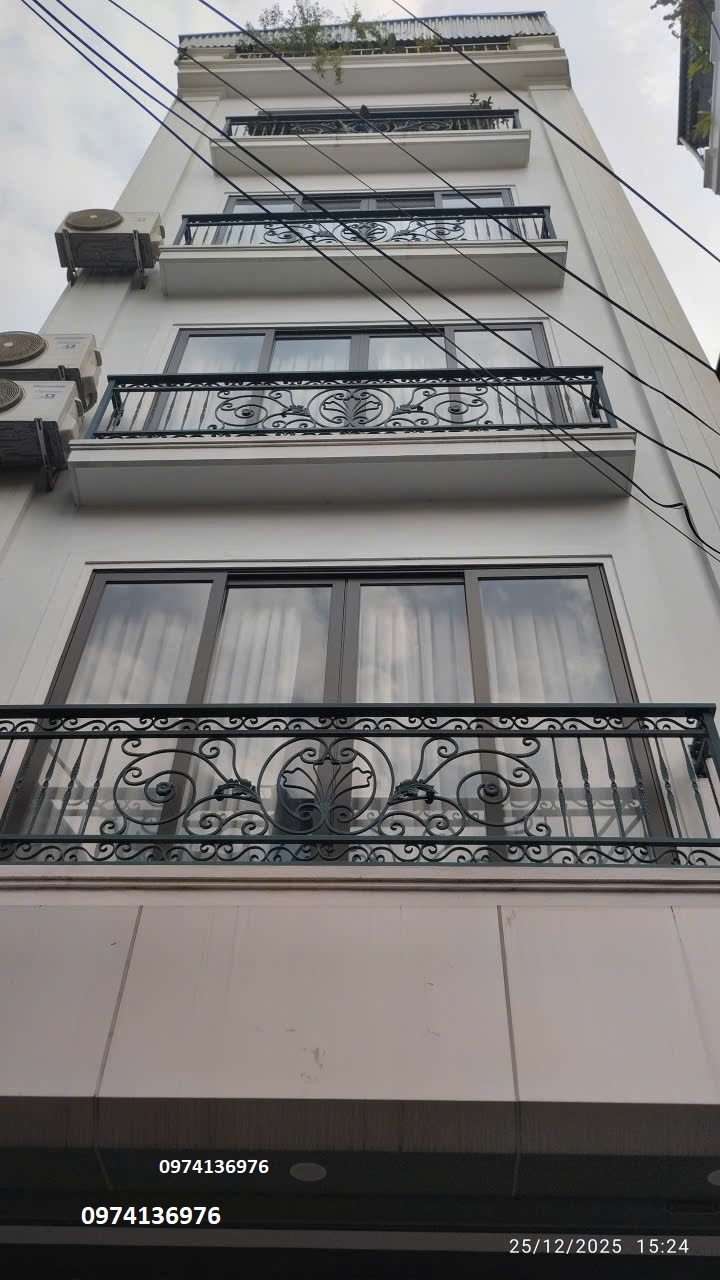 Nhà riêng Hoàng Mai 56m² giá 10.7 tỷ - Đẹp vào ở ngay, sân rộng ô tô vào tận nơi!