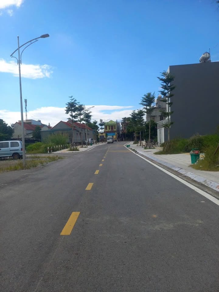 Đất nền Móng Cái 98.4m² giá 2 tỷ - Vị trí đắc địa gần chợ