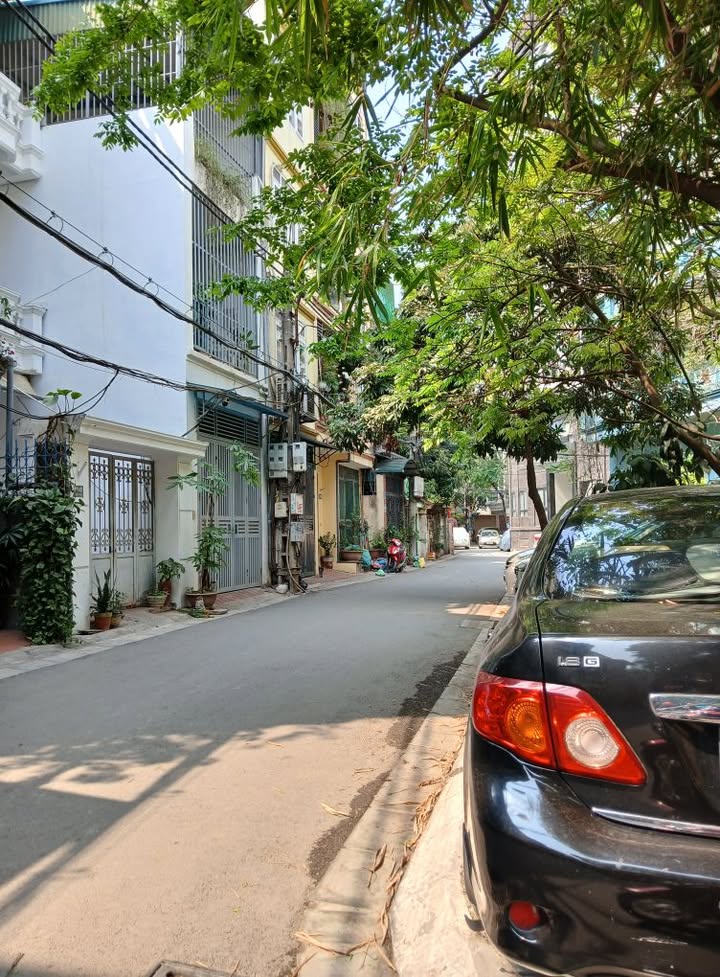 Nhà lô góc 2 mặt tiền phố Văn Hội, 60m² giá 10.56 tỷ - Đỗ xe 29 chỗ ngay cửa!