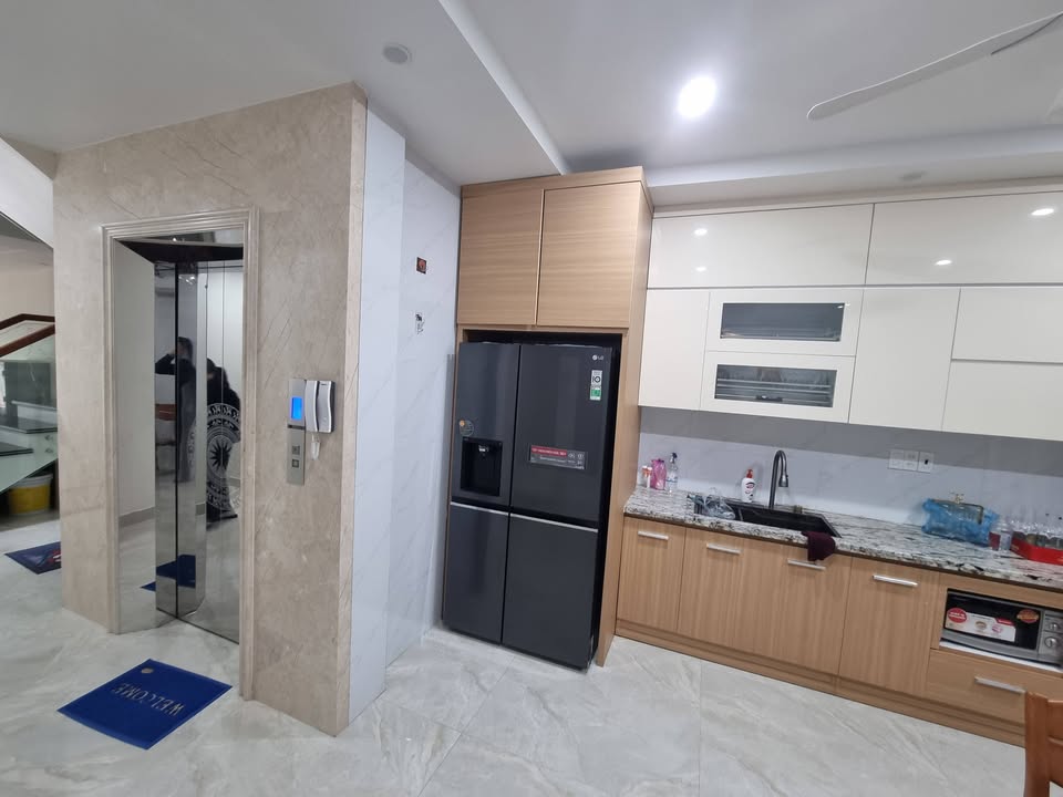 Nhà 4 tầng Đằng Hải 72m² giá 10.3 tỷ - Thang máy tiện nghi
