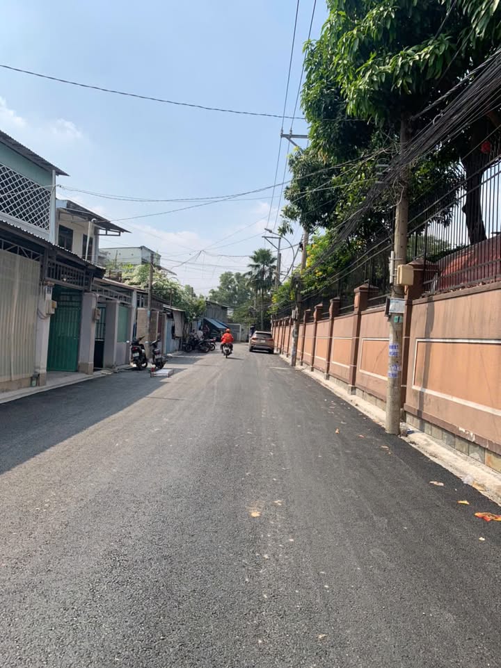 Nhà riêng Quốc lộ 13, Hiệp Bình Phước 100m² giá 8 tỷ - Hẻm ô tô tránh, tiện ích đỉnh cao!