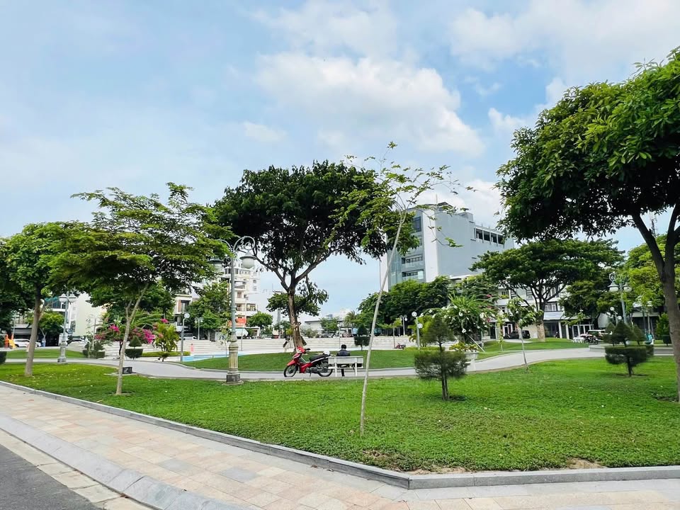 Biệt thự đơn lập 330m² Phước Hải, Nha Trang - Giá chỉ 20.46 tỷ, đối diện công viên lớn!